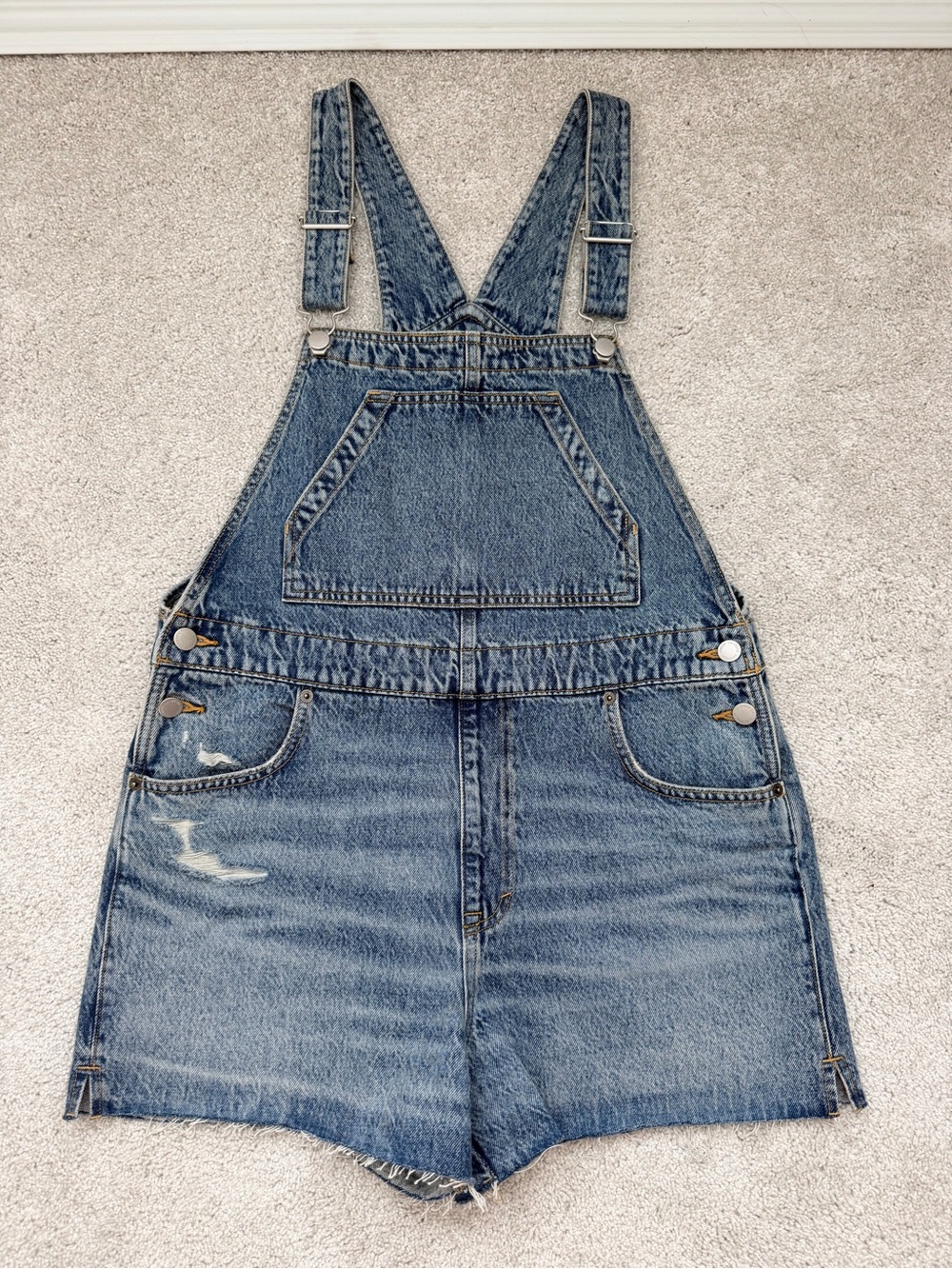 Euc Universal Thread Women’s Denim Shortalls, size 8